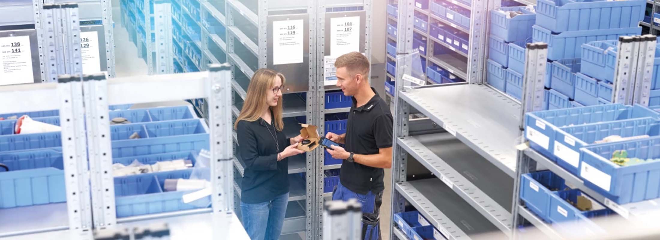 Fachkräfte bei WEHN im Lager